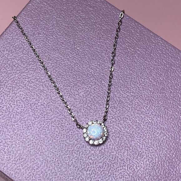 💛 BNIB 925 Opal w/ CZ Halo Pendant Necklace - Picture 3 of 9